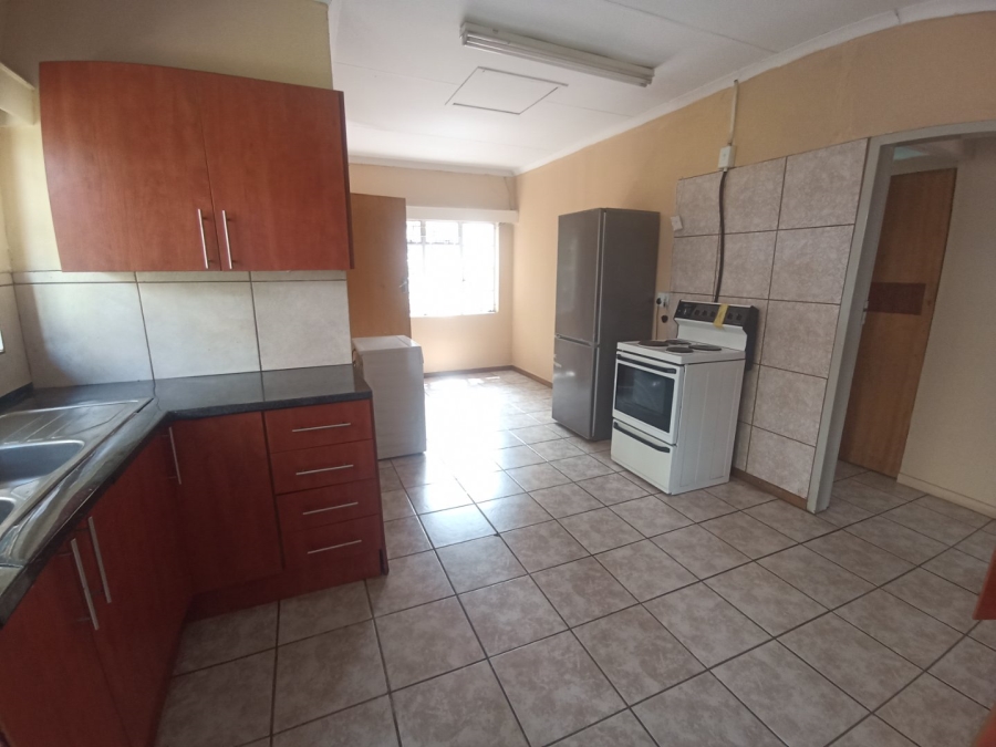 To Let  Bedroom Property for Rent in Bult West North West